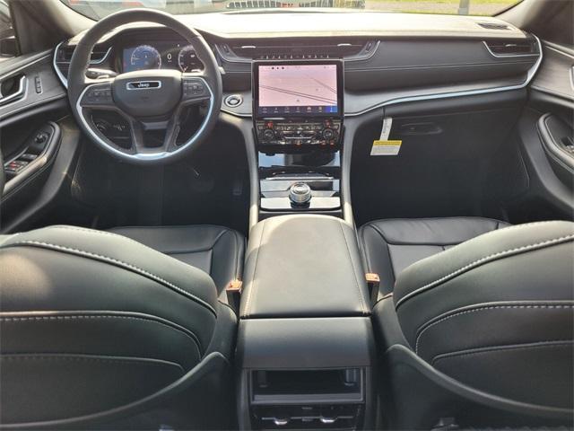 new 2025 Jeep Grand Cherokee car, priced at $42,997