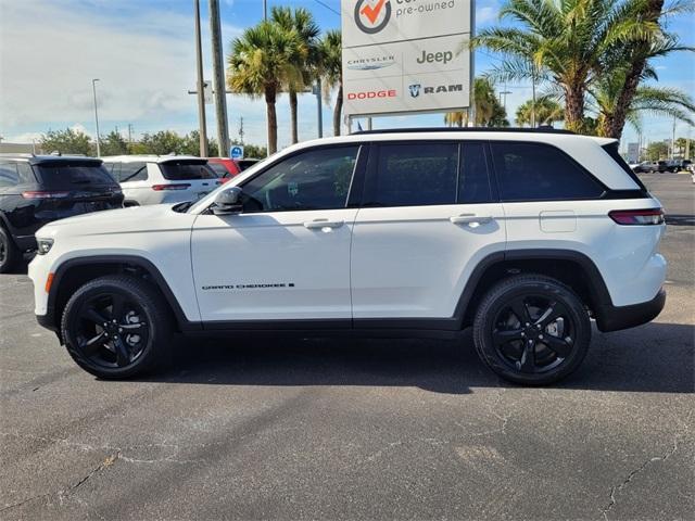 new 2025 Jeep Grand Cherokee car, priced at $42,997