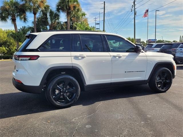 new 2025 Jeep Grand Cherokee car, priced at $42,997