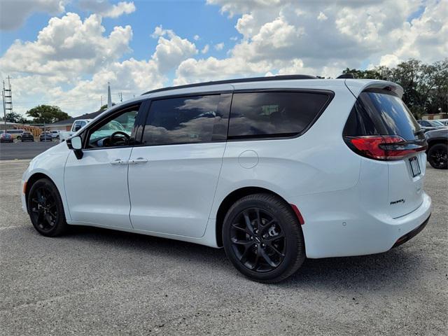 new 2024 Chrysler Pacifica car, priced at $36,830