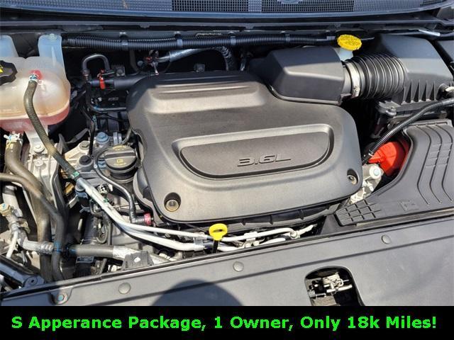 used 2023 Chrysler Pacifica car, priced at $40,500