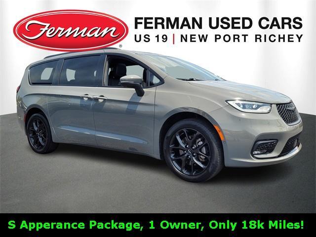 used 2023 Chrysler Pacifica car, priced at $40,500