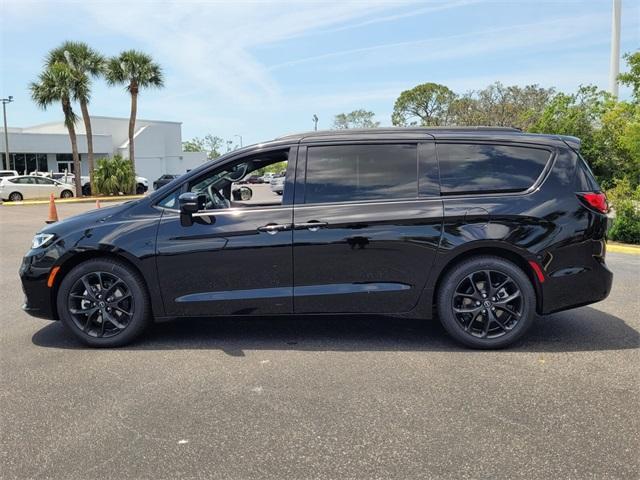 new 2025 Chrysler Pacifica car, priced at $44,997