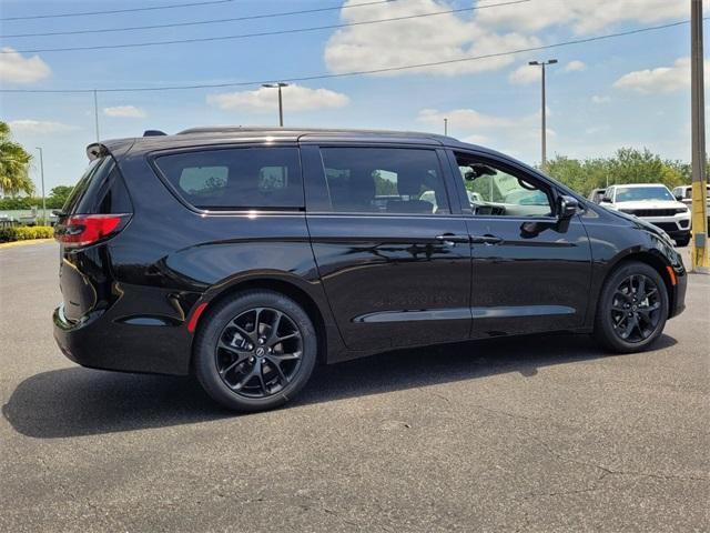 new 2025 Chrysler Pacifica car, priced at $44,997