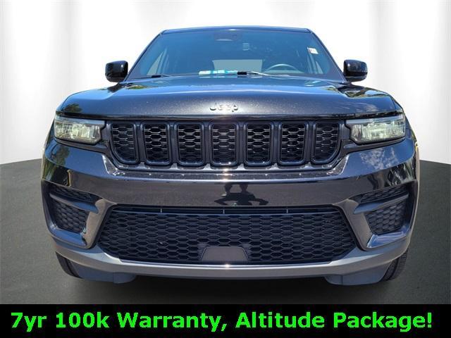 used 2022 Jeep Grand Cherokee car, priced at $31,555