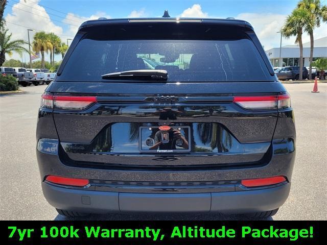 used 2022 Jeep Grand Cherokee car, priced at $31,555