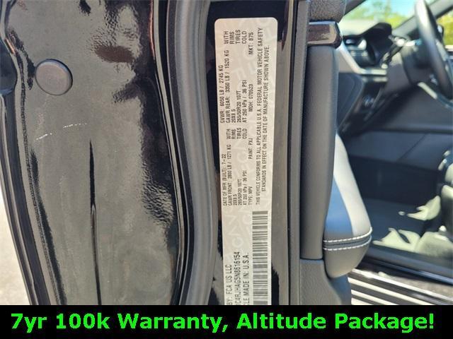 used 2022 Jeep Grand Cherokee car, priced at $31,555
