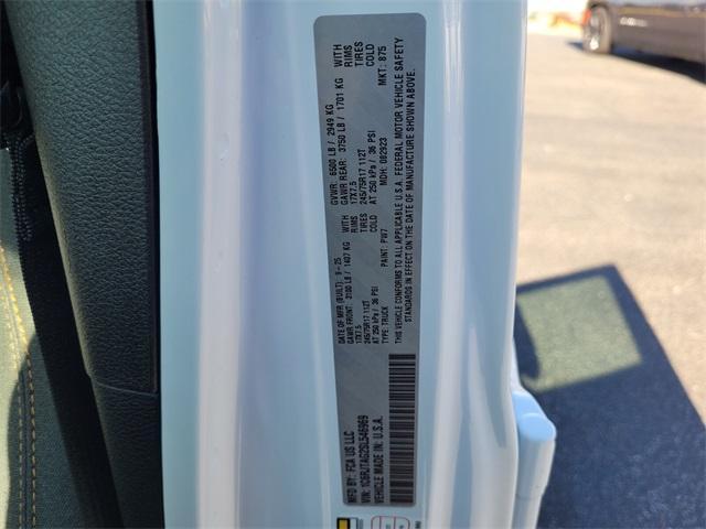 new 2025 Jeep Gladiator car, priced at $34,597