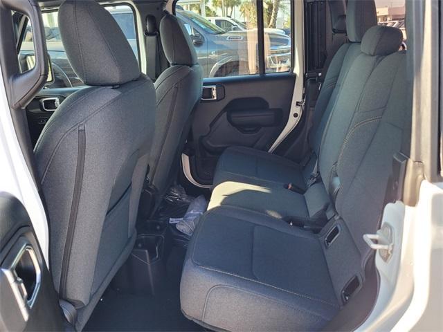 new 2025 Jeep Gladiator car, priced at $34,597