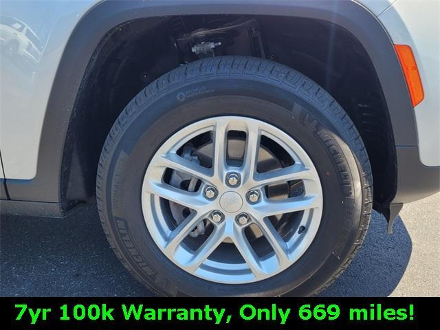 used 2025 Jeep Grand Cherokee car, priced at $39,488