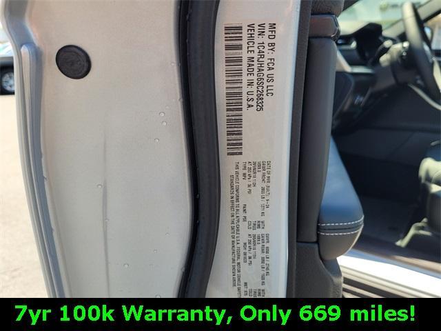 used 2025 Jeep Grand Cherokee car, priced at $39,488