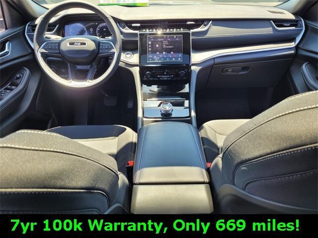 used 2025 Jeep Grand Cherokee car, priced at $39,488