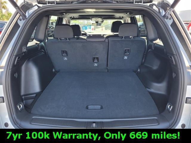 used 2025 Jeep Grand Cherokee car, priced at $39,488