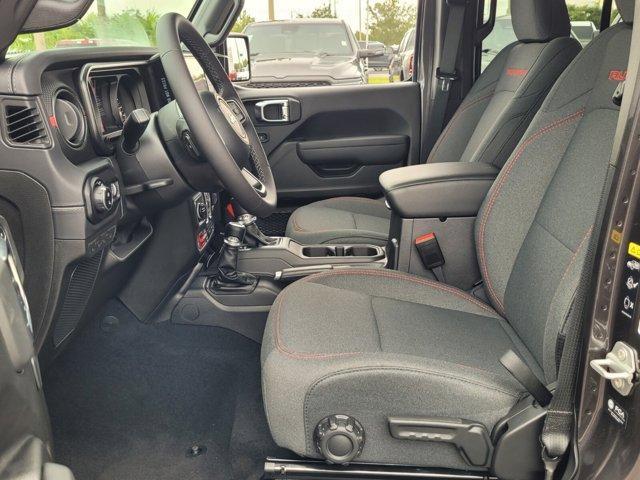 new 2025 Jeep Gladiator car, priced at $44,900