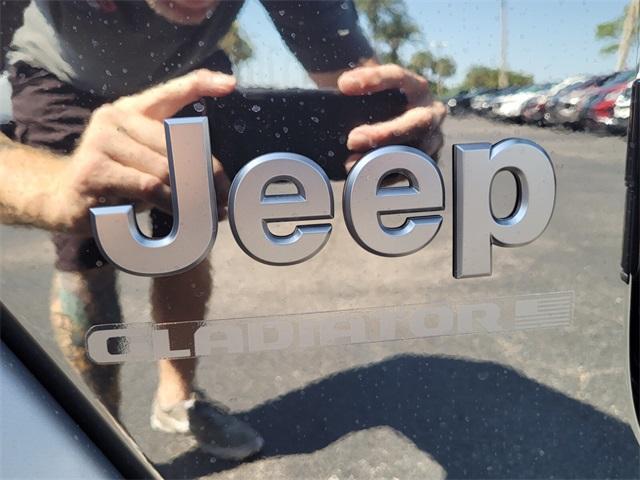 new 2025 Jeep Gladiator car, priced at $34,601