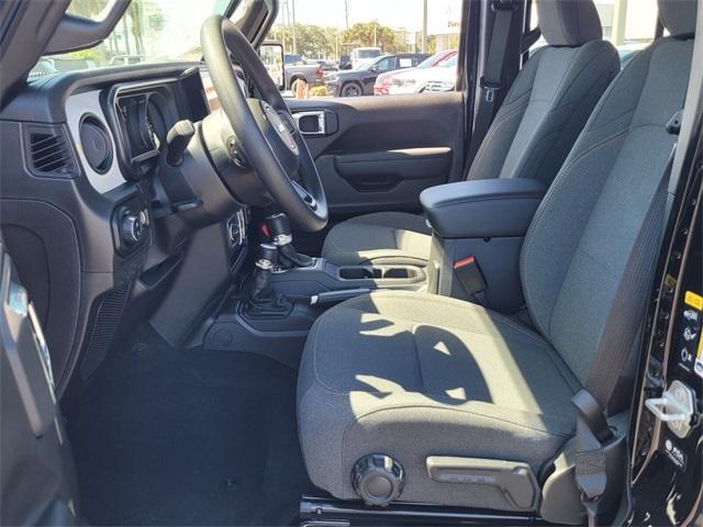 new 2025 Jeep Gladiator car, priced at $34,601