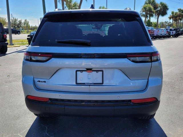 new 2025 Jeep Grand Cherokee car, priced at $40,790