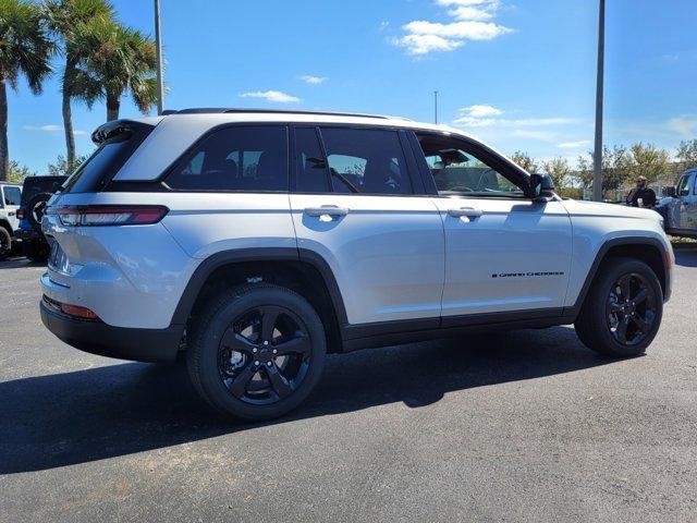 new 2025 Jeep Grand Cherokee car, priced at $40,790