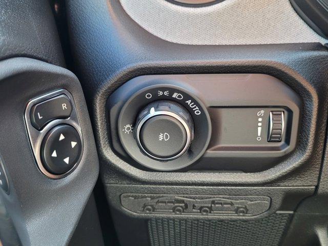 new 2025 Jeep Wrangler car, priced at $33,713