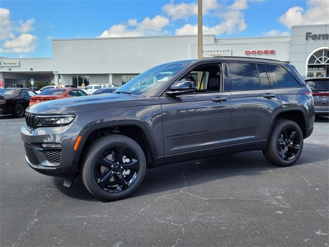 new 2025 Jeep Grand Cherokee car, priced at $45,770