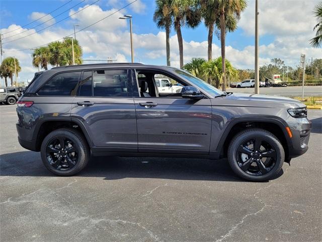 new 2025 Jeep Grand Cherokee car, priced at $45,770