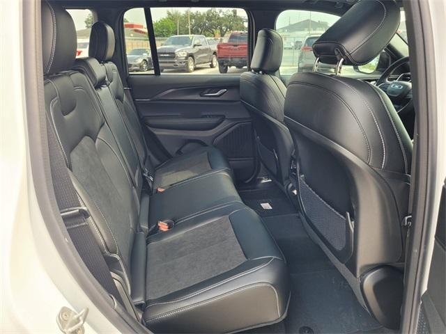 new 2025 Jeep Grand Cherokee car, priced at $35,670