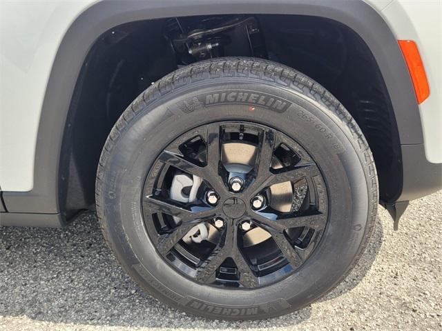 new 2025 Jeep Grand Cherokee car, priced at $35,670