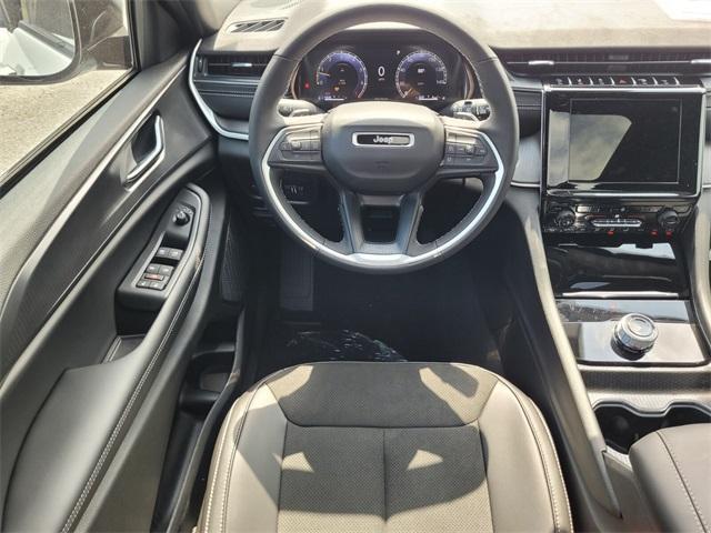 new 2025 Jeep Grand Cherokee car, priced at $35,670