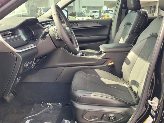 new 2025 Jeep Grand Cherokee car, priced at $36,444