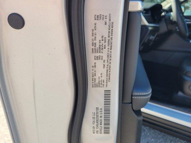 new 2025 Jeep Grand Cherokee L car, priced at $44,304