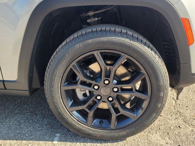 new 2025 Jeep Grand Cherokee L car, priced at $44,304