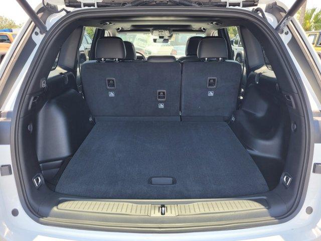 new 2025 Jeep Grand Cherokee car, priced at $40,995
