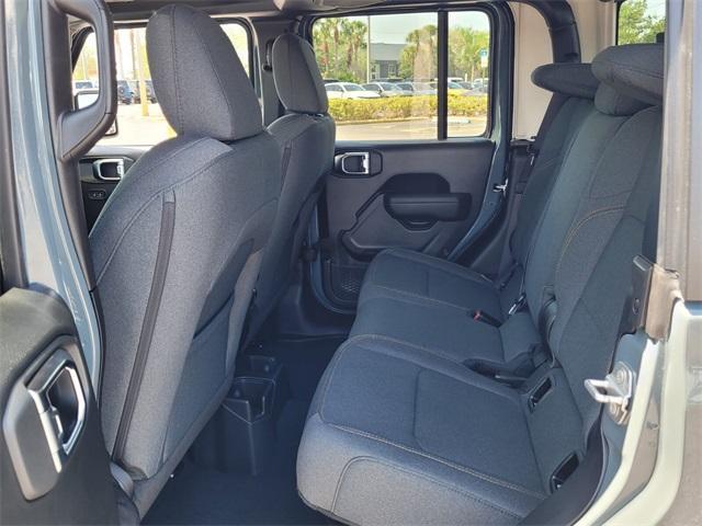 new 2025 Jeep Gladiator car, priced at $40,987