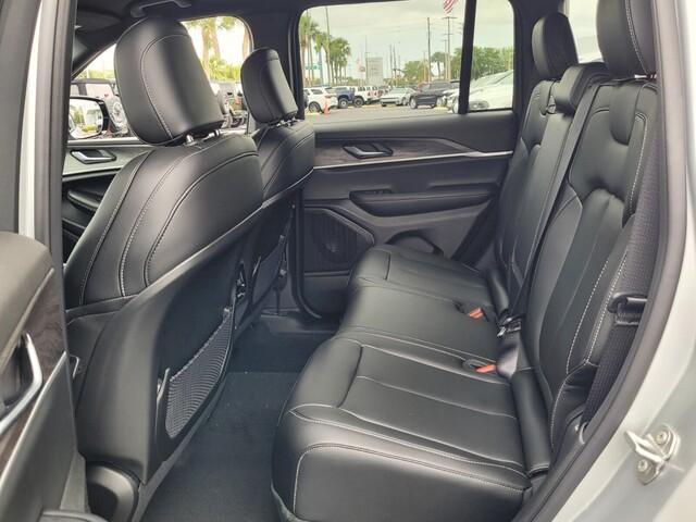 new 2025 Jeep Grand Cherokee car, priced at $44,557