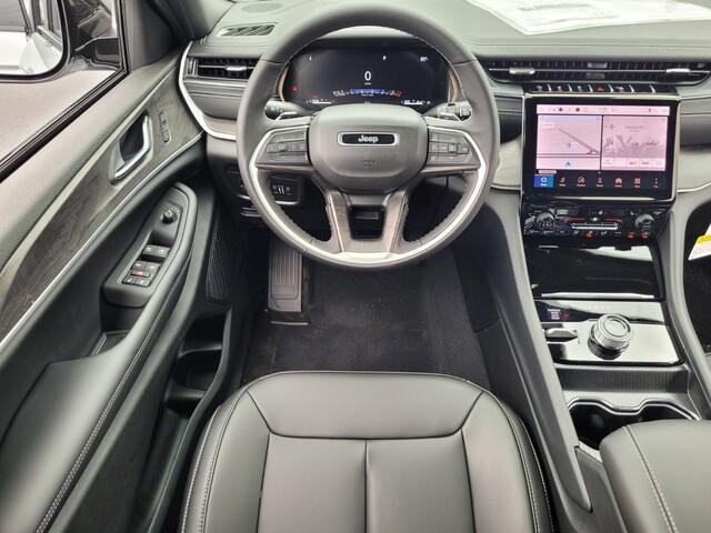 new 2025 Jeep Grand Cherokee car, priced at $44,557