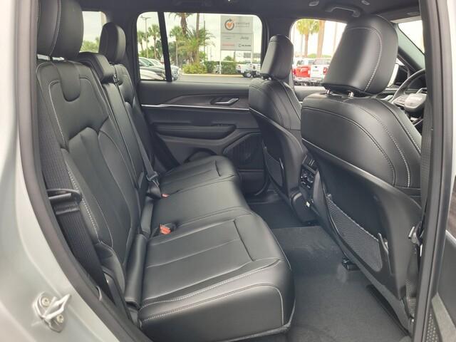new 2025 Jeep Grand Cherokee car, priced at $44,557