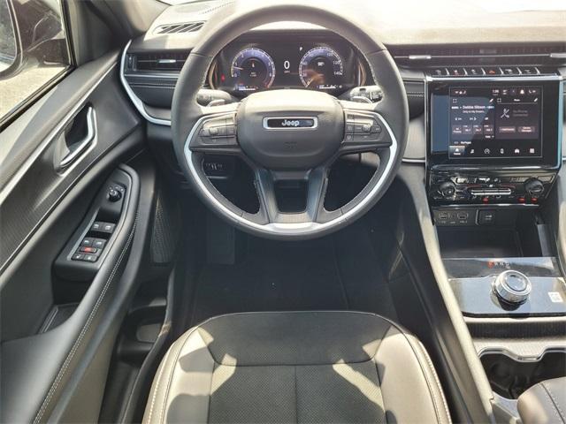 new 2025 Jeep Grand Cherokee car, priced at $35,760