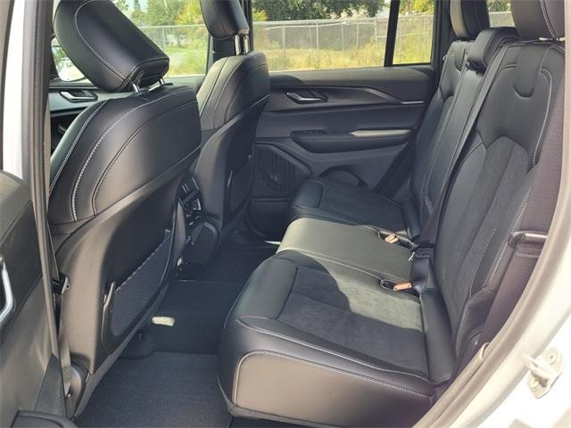 new 2025 Jeep Grand Cherokee car, priced at $35,760