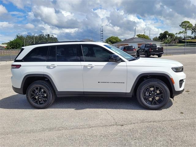 new 2025 Jeep Grand Cherokee car, priced at $35,760