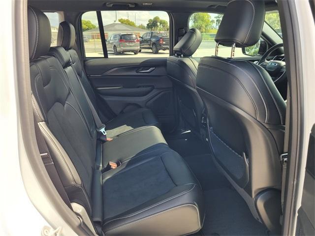 new 2025 Jeep Grand Cherokee car, priced at $35,760