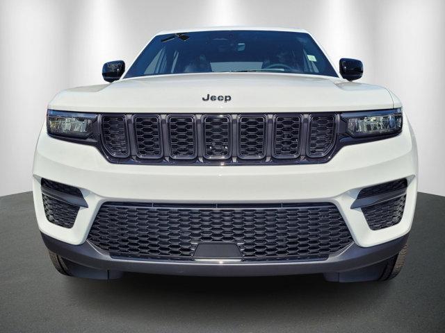 new 2025 Jeep Grand Cherokee car, priced at $40,004