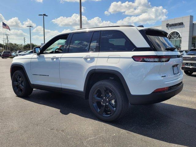 new 2025 Jeep Grand Cherokee car, priced at $40,004