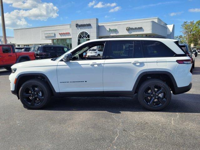 new 2025 Jeep Grand Cherokee car, priced at $40,004