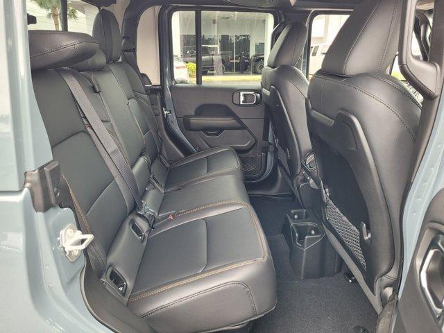 new 2025 Jeep Gladiator car, priced at $45,997