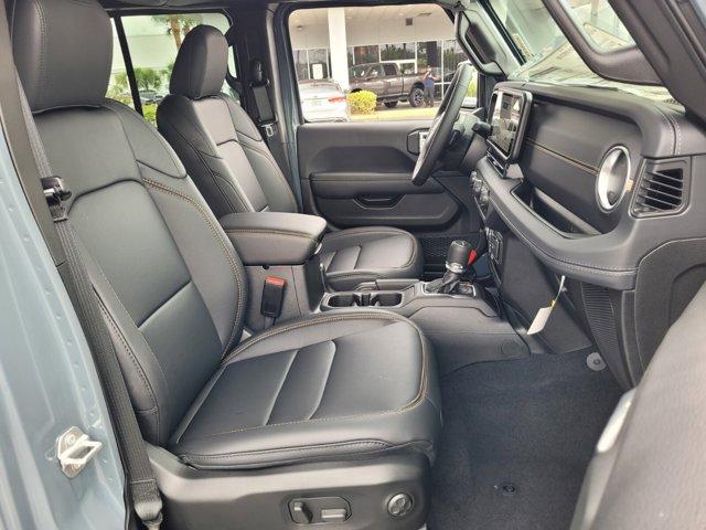 new 2025 Jeep Gladiator car, priced at $45,997