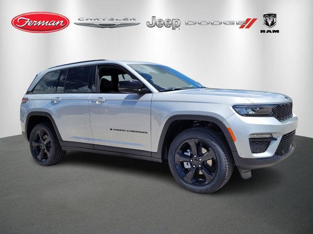 new 2024 Jeep Grand Cherokee car, priced at $45,682