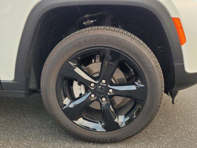 new 2025 Jeep Grand Cherokee car, priced at $40,500