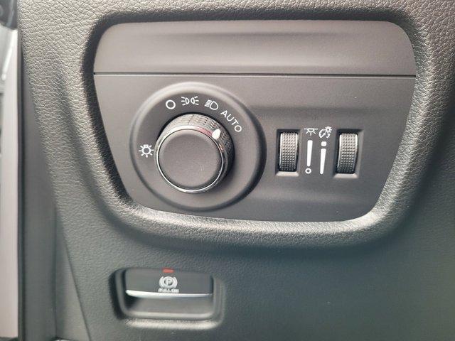 new 2025 Jeep Grand Cherokee car, priced at $40,500