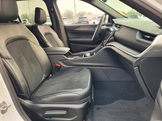 new 2025 Jeep Grand Cherokee car, priced at $40,500
