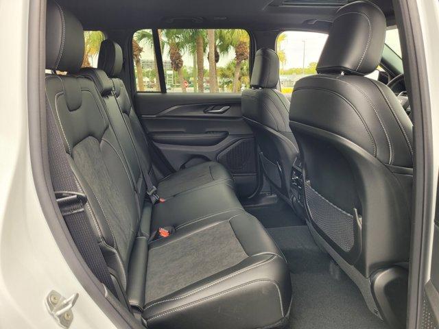 new 2025 Jeep Grand Cherokee car, priced at $37,997